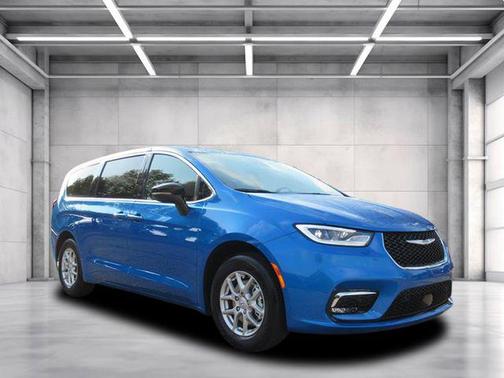 Hydro Blue Pearlcoat 2026 Chrysler Pacifica Select FWD