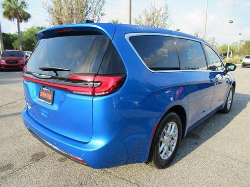 Hydro Blue Pearlcoat 2026 Chrysler Pacifica Select FWD