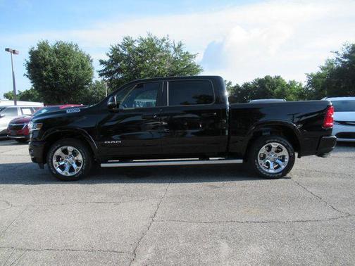 Diamond Black Crystal Pearlcoat 2026 RAM 1500 Big Horn/Lone Star