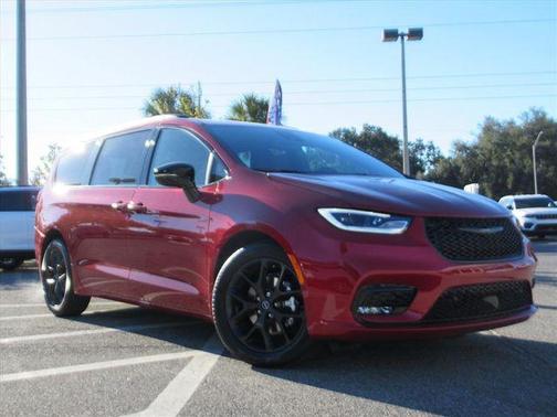 2026 Chrysler Pacifica Select FWD