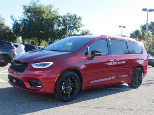 2026 Chrysler Pacifica Select FWD