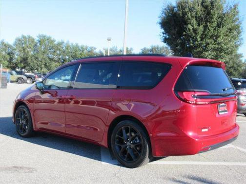 2026 Chrysler Pacifica Select FWD