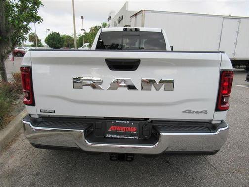Bright White Clearcoat 2026 RAM 3500 Tradesman Crew Cab 4x4 8' Box