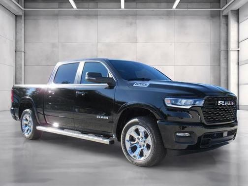 Diamond Black Crystal Pearlcoat 2026 RAM 1500 Big Horn/Lone Star