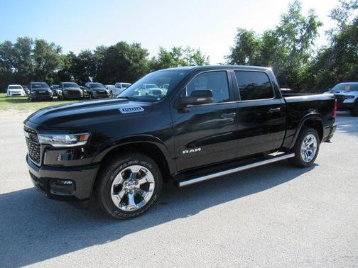Diamond Black Crystal Pearlcoat 2026 RAM 1500 Big Horn/Lone Star