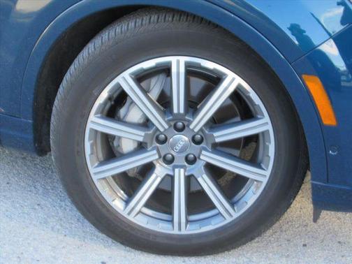 2019 Audi Q7 55 SE Premium Plus