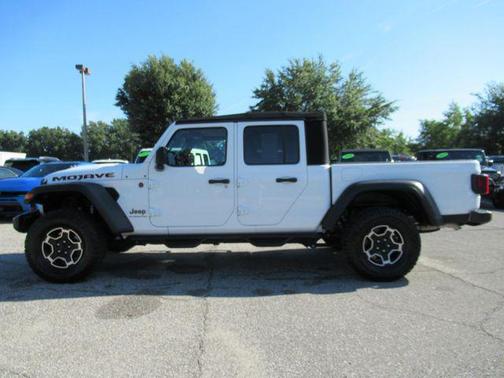Bright White Clearcoat 2022 Jeep Gladiator Mojave 4x4