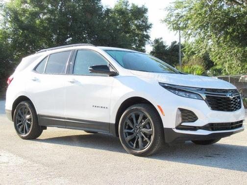 Iridescent Pearl Tricoat 2023 Chevrolet Equinox AWD RS