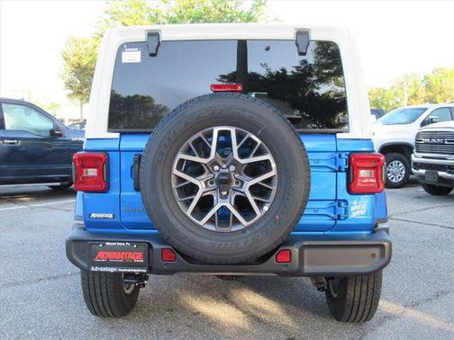 Hydro Blue Pearlcoat 2026 Jeep Wrangler 4-Door Sahara 4x4