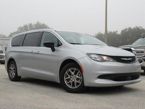 2024 Chrysler Voyager LX