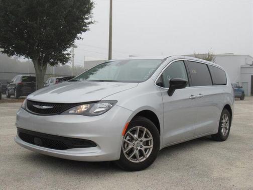 2024 Chrysler Voyager LX