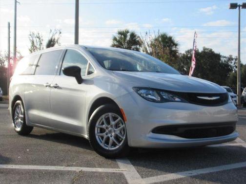 2024 Chrysler Voyager LX