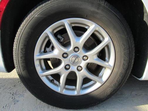 Bright White Clearcoat 2023 Chrysler Voyager LX
