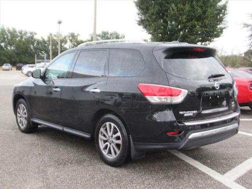 2015 Nissan Pathfinder SV