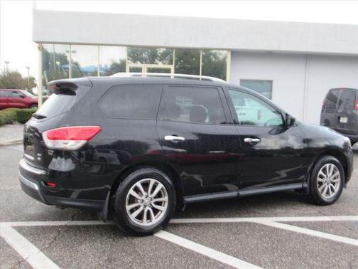 2015 Nissan Pathfinder SV