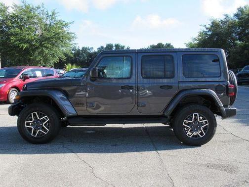 Granite Crystal Metallic Clearcoat 2026 Jeep Wrangler 4-Door Sahara 4x4