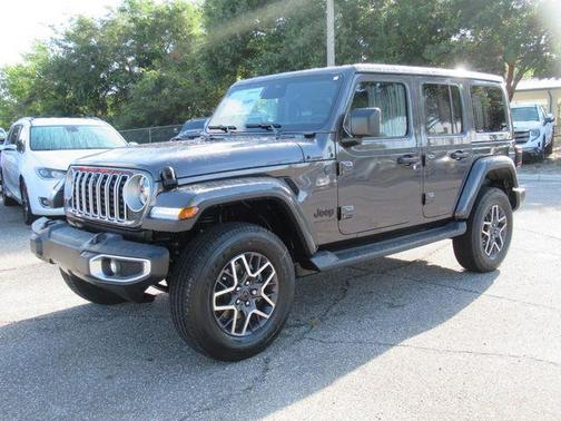 Granite Crystal Metallic Clearcoat 2026 Jeep Wrangler 4-Door Sahara 4x4
