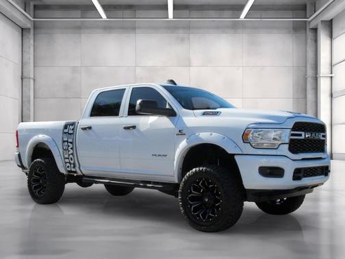 Bright White Clearcoat 2019 RAM 2500 Tradesman Crew Cab 4x4 6'4' Box