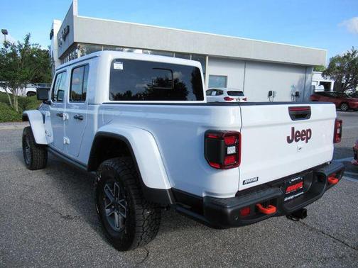 White 2026 Jeep Gladiator Mojave X 4x4