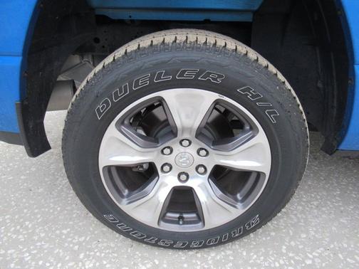 Hydro Blue Pearlcoat 2023 RAM 1500 Laramie