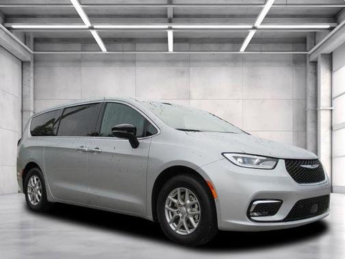 2026 Chrysler Pacifica Select FWD