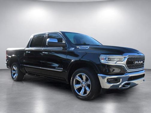 Diamond Black Crystal Pearlcoat 2019 RAM 1500 Limited