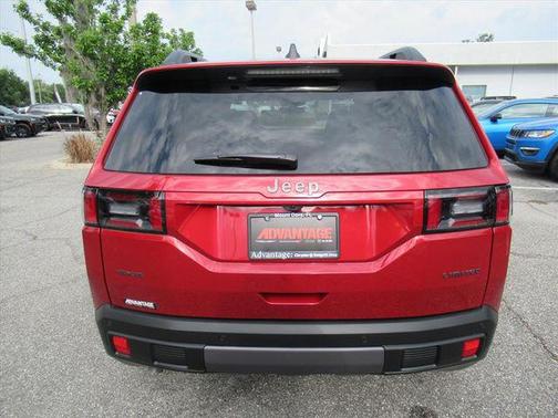Red Hot Pearlcoat 2026 Jeep Cherokee Limited