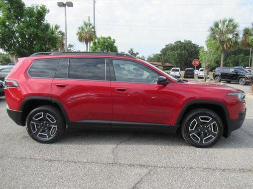 Red Hot Pearlcoat 2026 Jeep Cherokee Limited