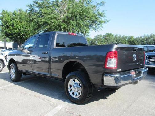 2023 RAM 2500 Tradesman Crew Cab 4x4 6'4' Box