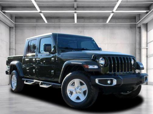 2022 Jeep Gladiator Sport S