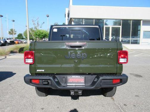 2022 Jeep Gladiator Sport S