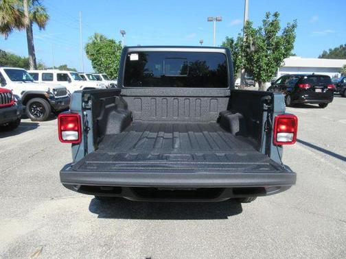 2025 Jeep Gladiator Sport S