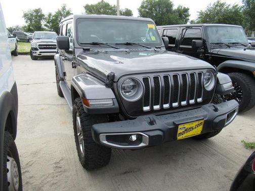 Granite Crystal Metallic Clearcoat 2018 Jeep Wrangler Unlimited Sahara