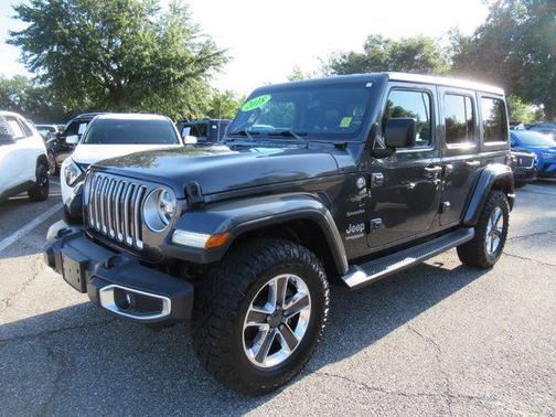 Granite Crystal Metallic Clearcoat 2018 Jeep Wrangler Unlimited Sahara