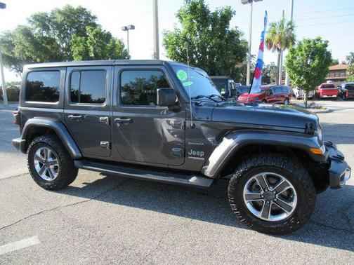 Granite Crystal Metallic Clearcoat 2018 Jeep Wrangler Unlimited Sahara