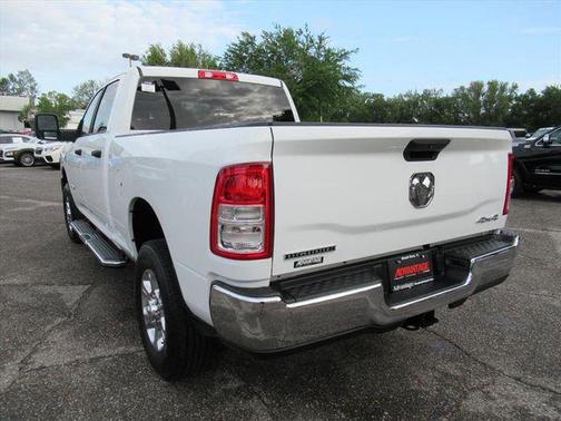Bright White 2024 RAM 2500 Big Horn Crew Cab 4x4 6'4' Box
