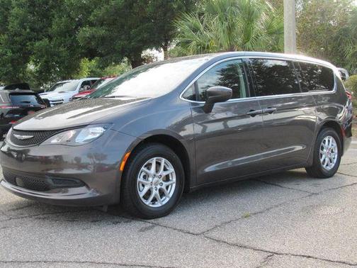 Granite 2023 Chrysler Voyager LX