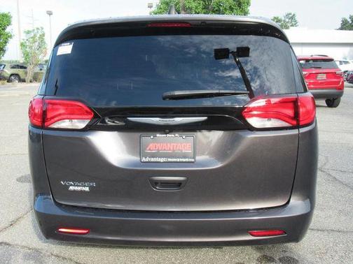 Granite 2023 Chrysler Voyager LX