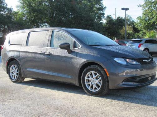 Granite 2023 Chrysler Voyager LX