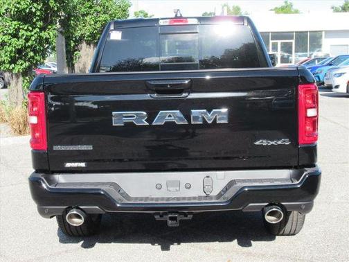 Diamond Black Crystal Pearlcoat 2026 RAM 1500 Big Horn/Lone Star