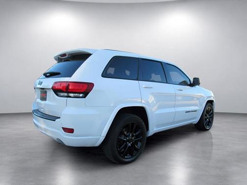 Bright White Clearcoat 2018 Jeep Grand Cherokee Altitude