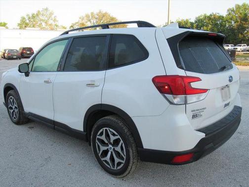 Crystal White Pearl 2020 Subaru Forester Premium