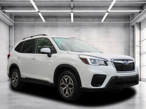 Crystal White Pearl 2020 Subaru Forester Premium