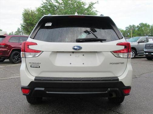 Crystal White Pearl 2020 Subaru Forester Premium