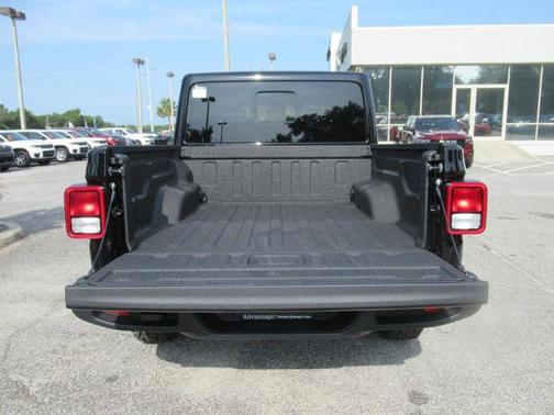 2025 Jeep Gladiator High Tide
