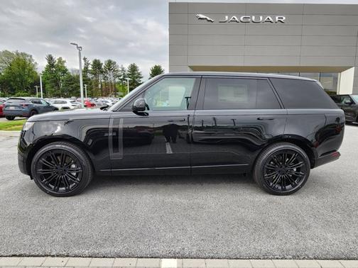 2026 Land Rover Range Rover SE