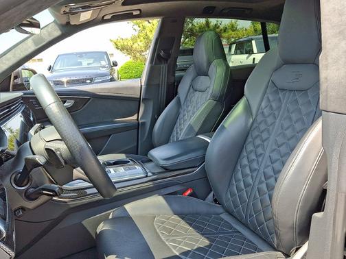 2022 Audi SQ8 Premium Plus