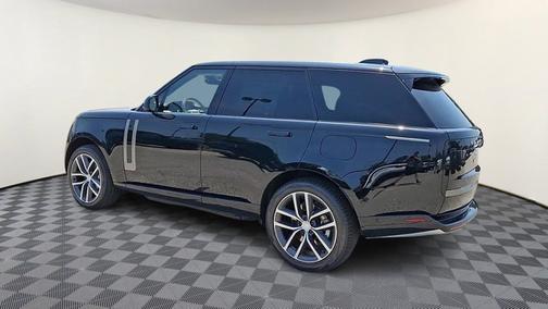 2025 Land Rover Range Rover SE