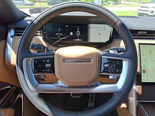 2025 Land Rover Range Rover SE