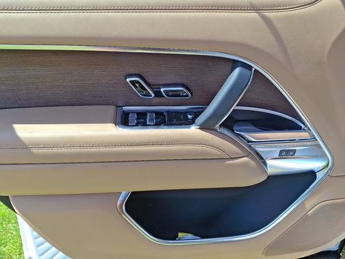 2025 Land Rover Range Rover SE